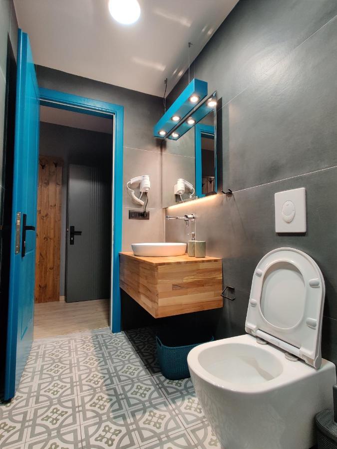 Piro'S Cozy Rooms - City Centre Korce Bagian luar foto
